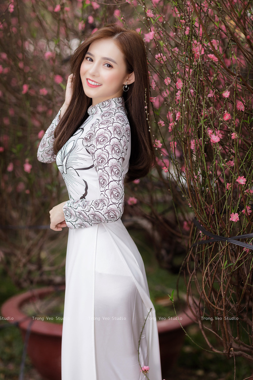 利雅得新月外援组合大放异彩，利雅得新月队